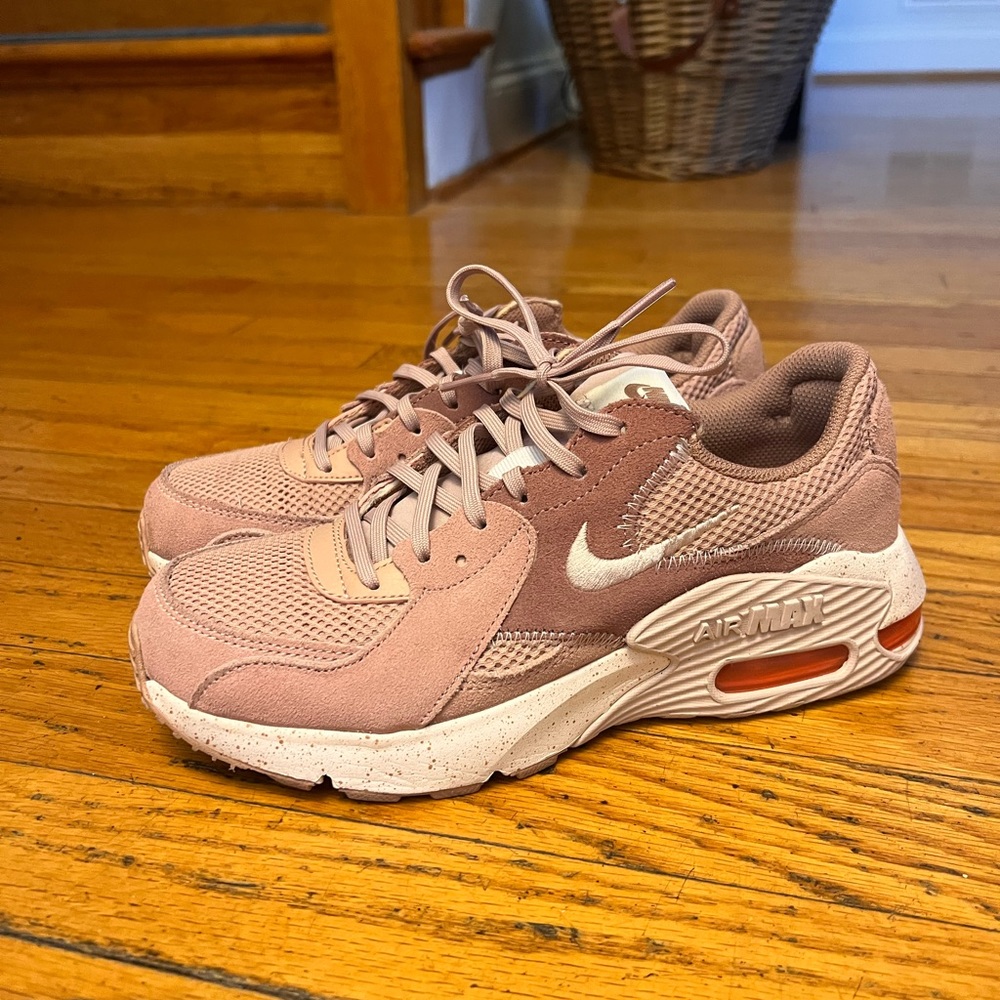 Nike Air Max-Only worn twice!